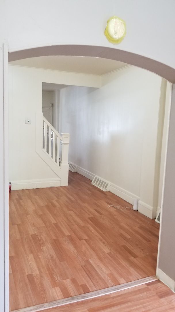 Foto del edificio - Large 4 Bedroom, 3 Story Home for Rent in ...