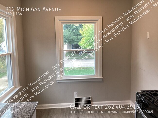 Building Photo - Single Family Home in a Great Neighborhood!
