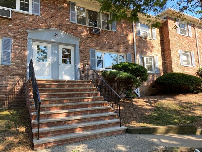 Foto del edificio - 46 Wedgewood Dr