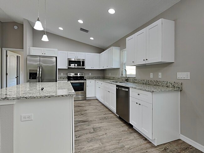 Foto del edificio - 1473 W Newbury St