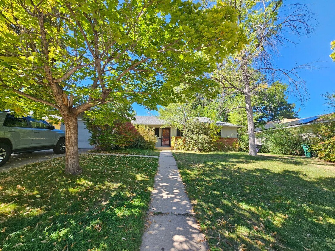 Virginia Village 4 Bed 3 Baths Large Yard ... - Spacious SE Denver Ranch - Virginia Villag...