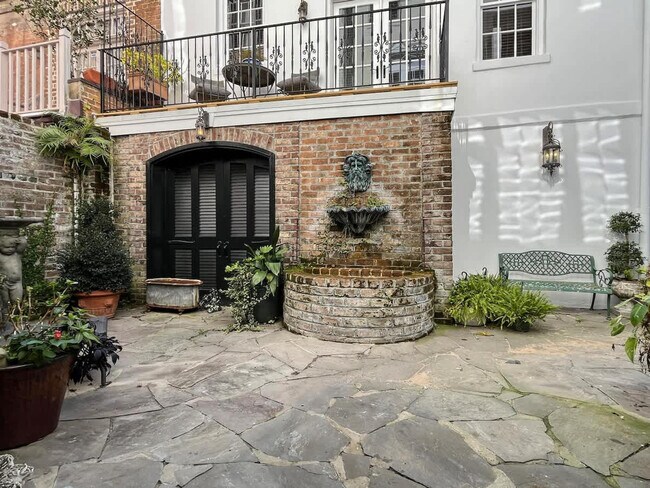 Foto del edificio - 9 W Gordon St