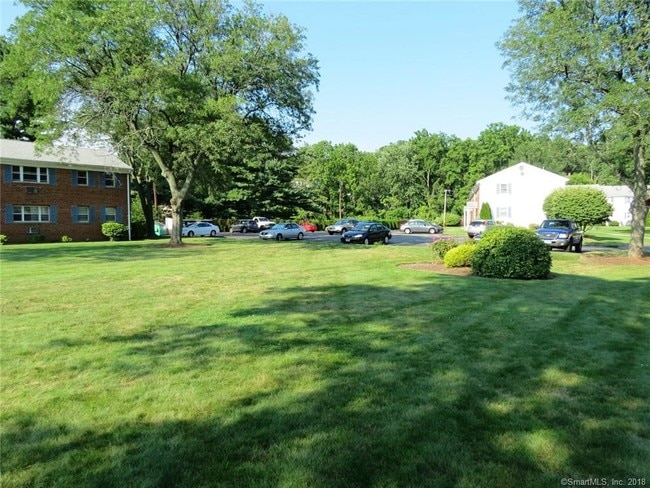 Building Photo - 18 Colonial Dr