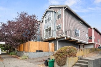 Building Photo - Unit A