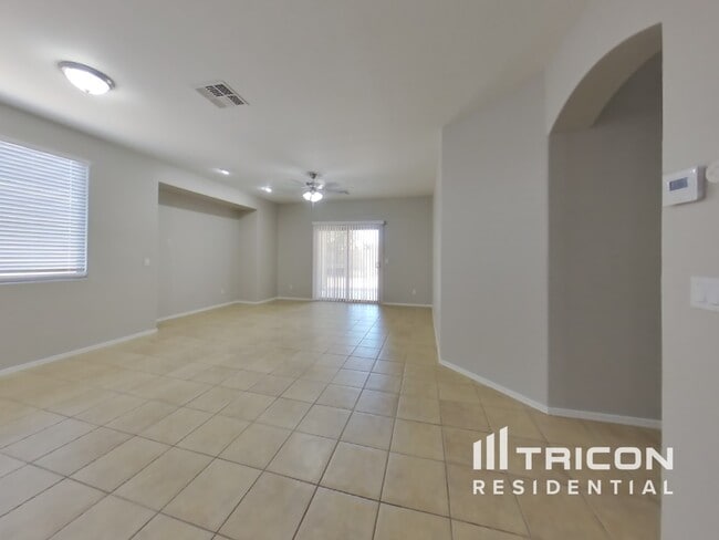Building Photo - 3106 E Ravenswood Dr