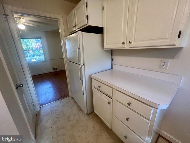 Foto del edificio - 8 S Hudson St