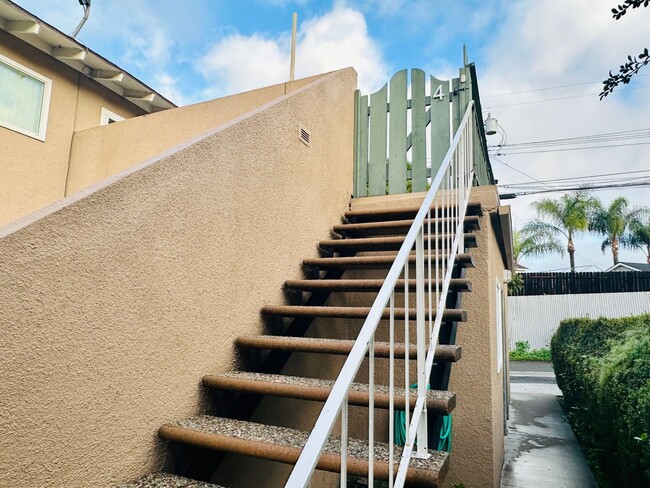 Foto del edificio - 2625 Andover Ave