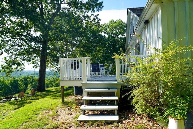 Building Photo - 9 Pulvers Ln