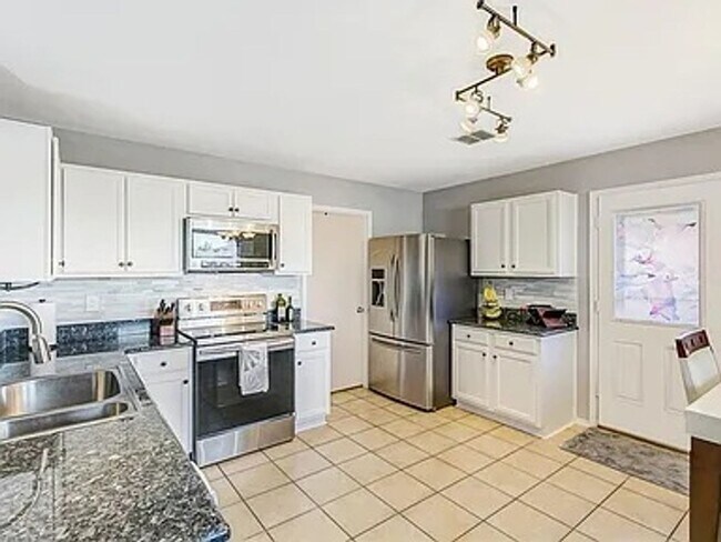 Foto del edificio - 3 Bedroom 2 bath home!