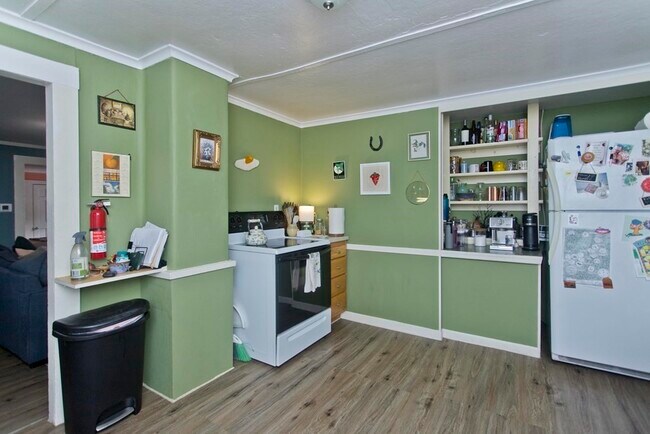 Building Photo - 13 Smith St