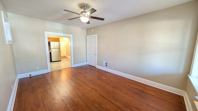 Building Photo - 5042 Mardel Ave