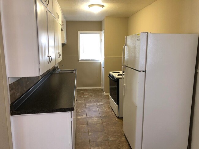 Building Photo - 1926 26th St