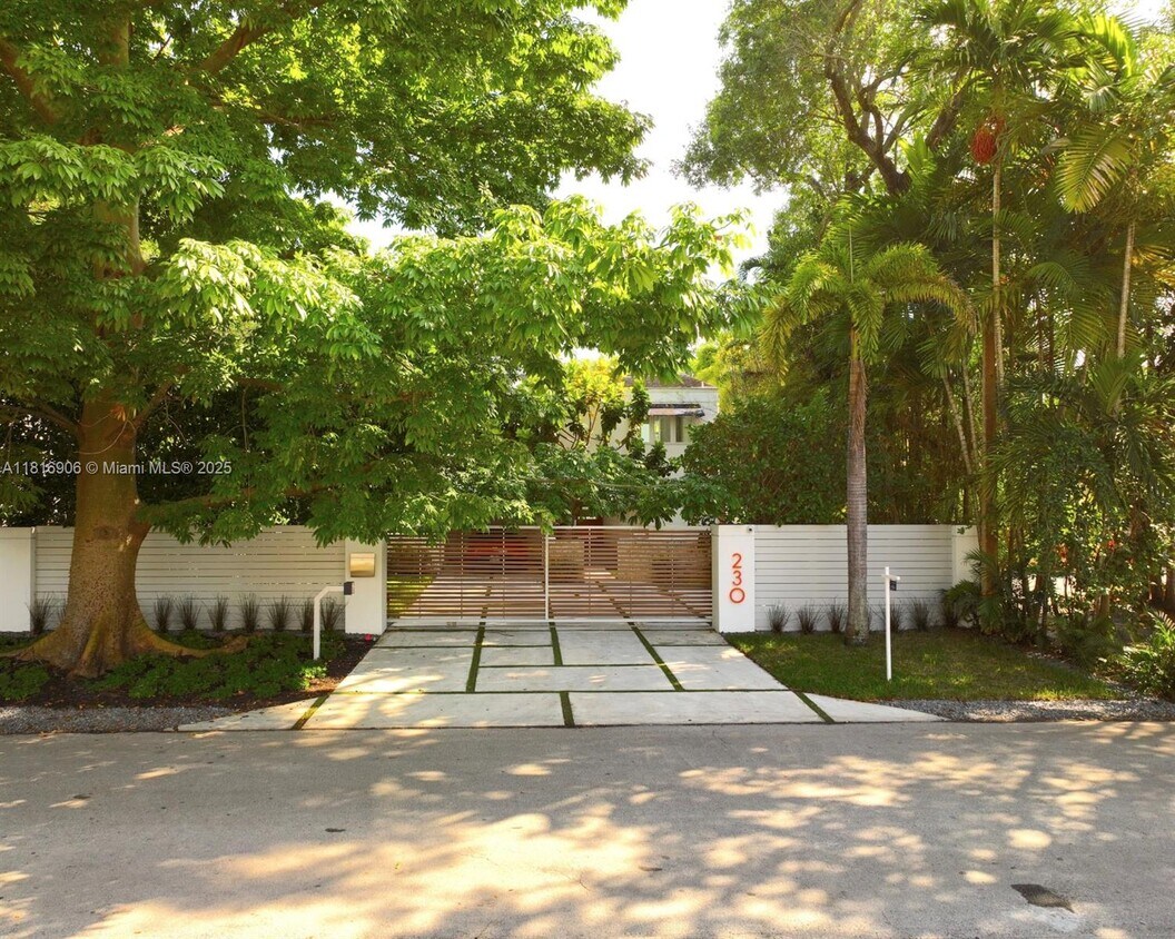 Foto principal - 230 Ridgewood Rd