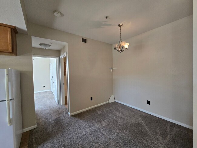 Foto del edificio - CANYON CREST CONDO