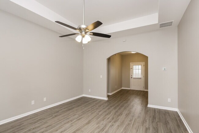 Building Photo - 392 Pinnacle Dr.