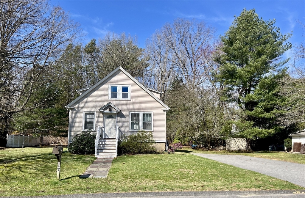 Primary Photo - 17 Willow St