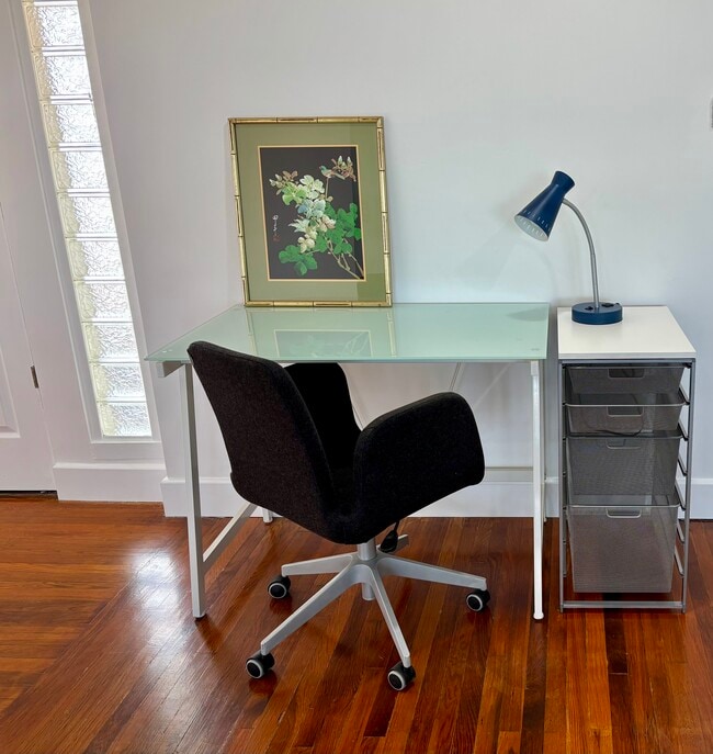 Workspace - 5121 September St