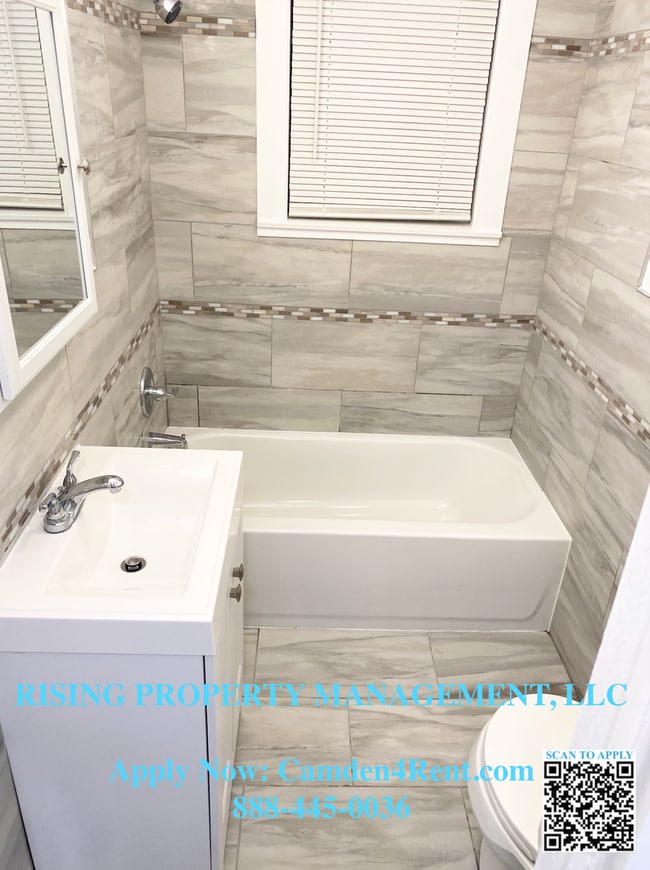 Building Photo - 1538 Bradley Ave