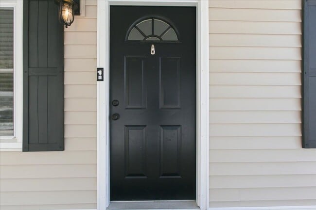 Building Photo - Charming 3-Bedroom Ranch in a Convenient Location!