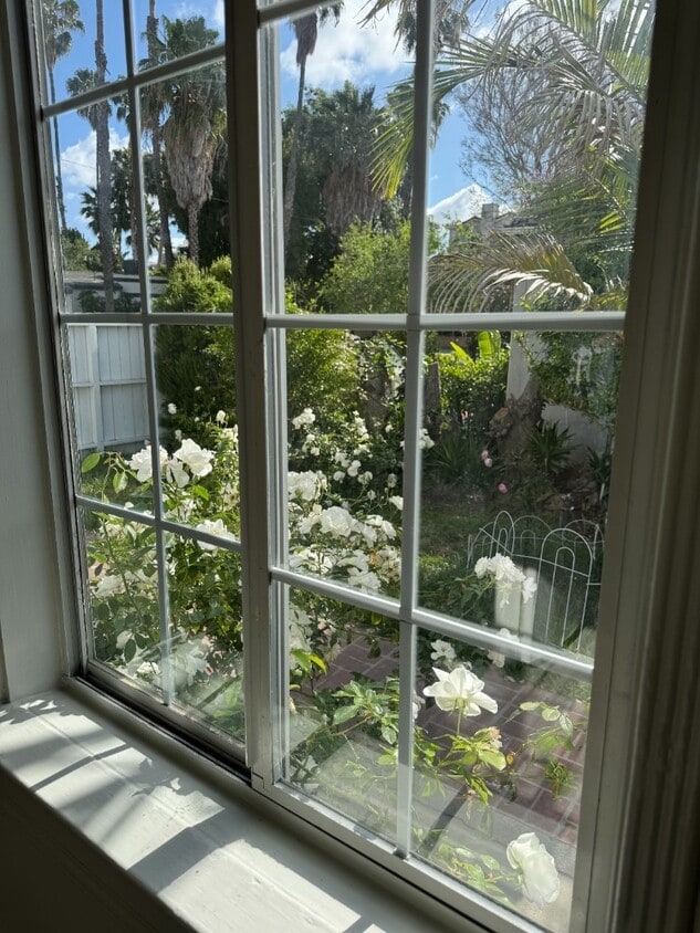 Primary Photo - 14550 Moorpark St