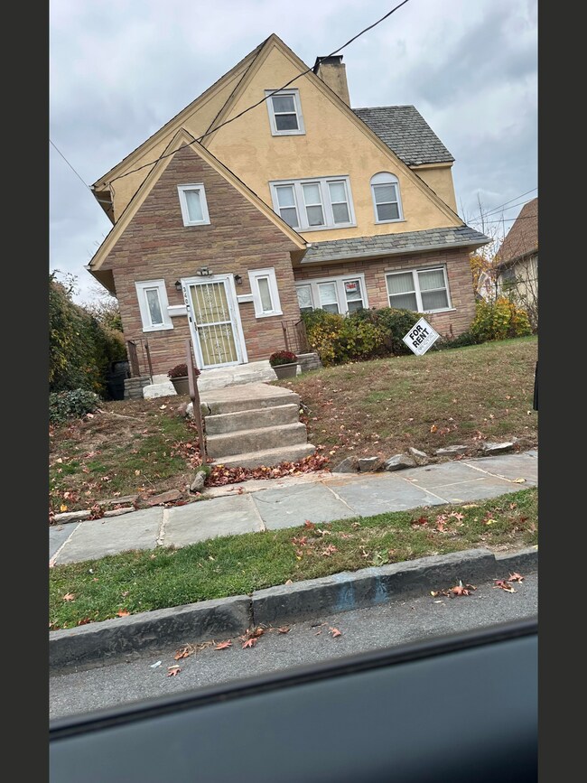 Frente de la casa - 340 Highland Ave