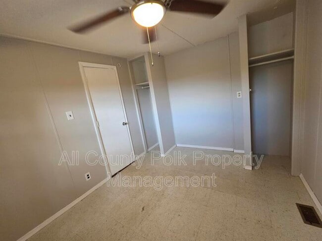 Foto del edificio - 2735 W 10th St