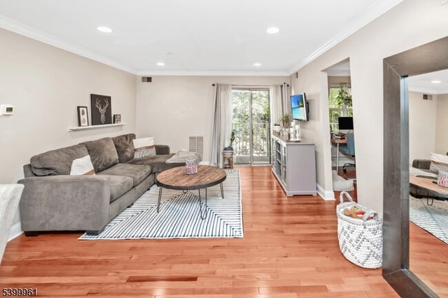 Foto del edificio - 52 Brookside Ln