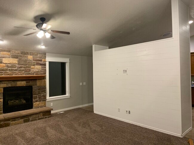 Building Photo - 4474 Kootenai St