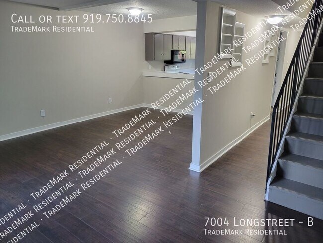 Foto del edificio - 7004 Longstreet-B