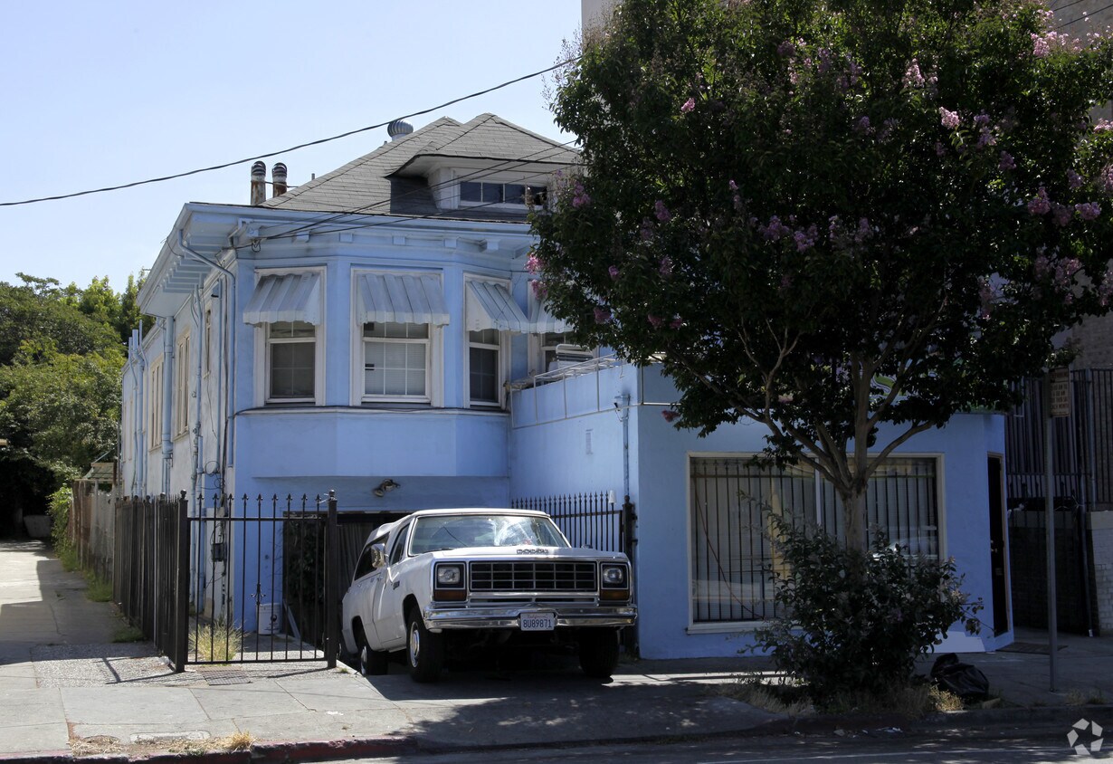 Foto principal - 2122 Fruitvale Ave