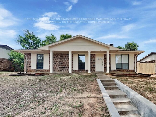 Building Photo - 717 Holly Oak Dr