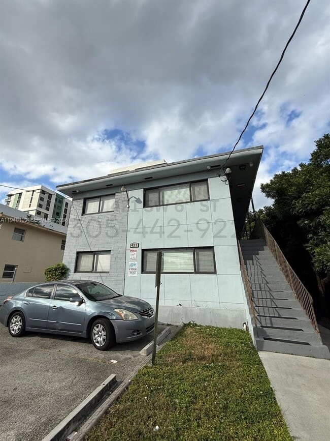 Building Photo - 421 SW 6th St