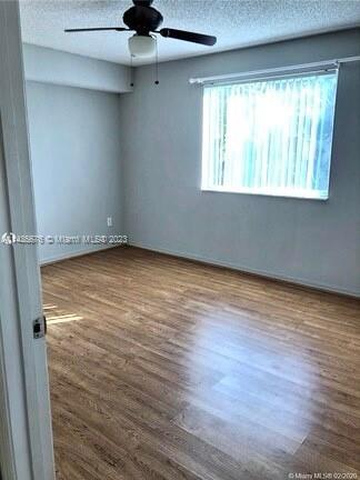 Foto del edificio - 460 S Park Rd