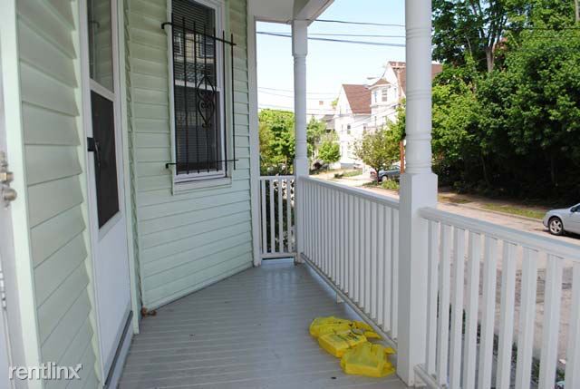 Building Photo - 241 Pleasant St