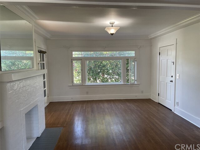 Foto del edificio - 2038 Huntington Dr