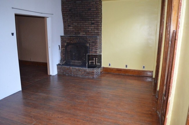 Building Photo - 459 Myrtle Ave