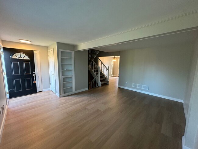Building Photo - 3BR/2.5BA Townhome for Rent in Middletown ...
