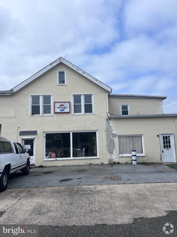 Building Photo - 636 Gravel Pike