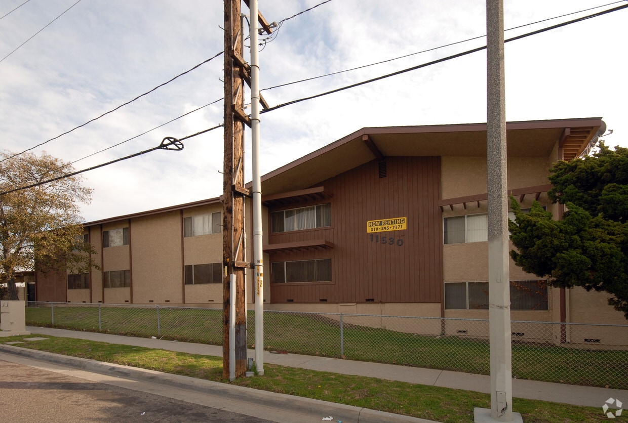Primary Photo - 11530 S Normandie Ave