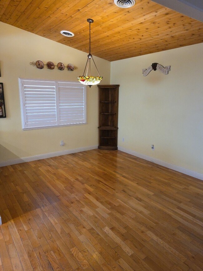 Building Photo - 4814 Iroquois Trail