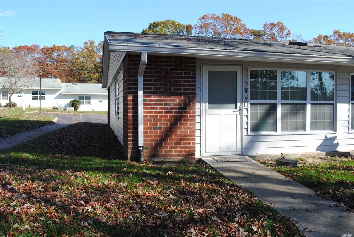 18 Guilford Ct Unit 55+, Ridge, NY 11961 Condo for Rent in Ridge, NY