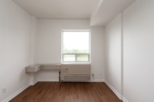 Building Photo - 333 Sidney Belsey Crescent