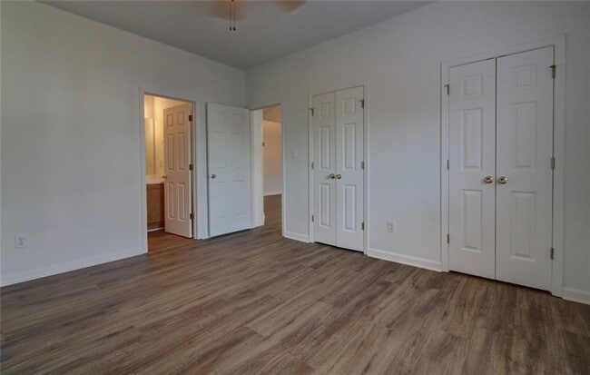 Building Photo - 6660 Sunset Park