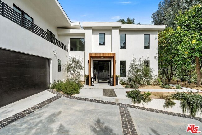 Foto del edificio - 4545 Balboa Ave