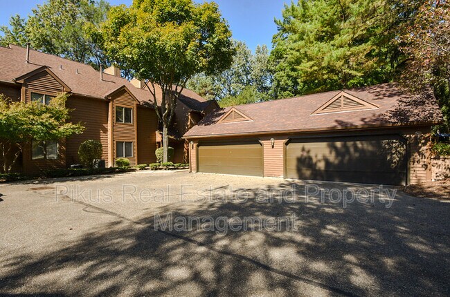 Building Photo - 1449 Harbor Dr NW