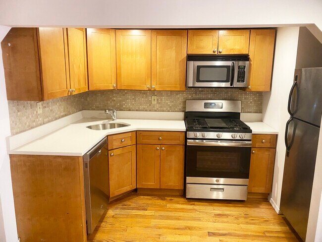 Kitchen - 211 22nd St