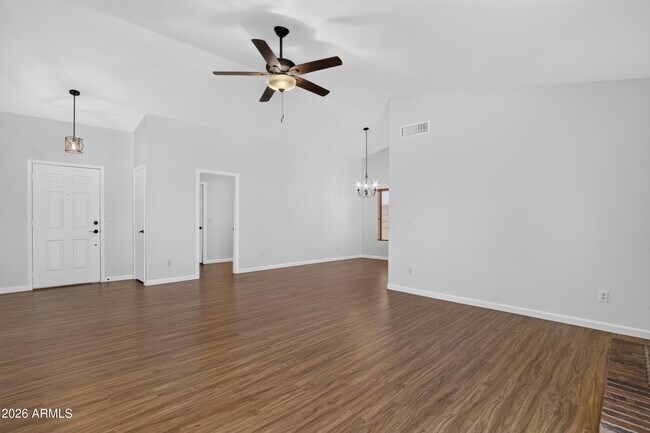 Building Photo - 1308 E Princeton Ave