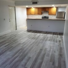 Building Photo - 9909 Westwood Dr