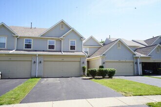 Building Photo - 852 Creekview Ln
