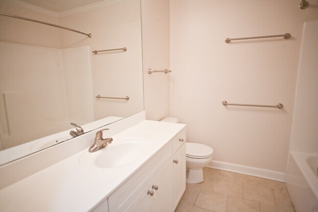 Building Photo - Two Bedroom Condo at The Retreat